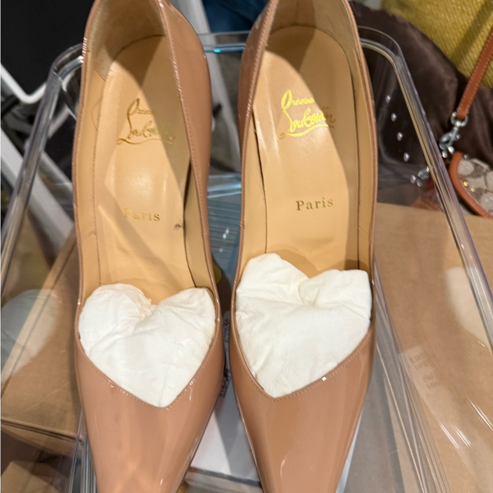 Christian louboutin nude patent heels
